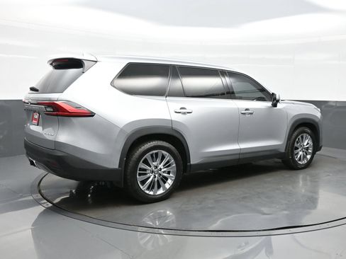 Used 2024 Toyota Grand Highlander AWD image 6