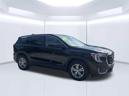 Used 2024 GMC Terrain SLE FWD image 3