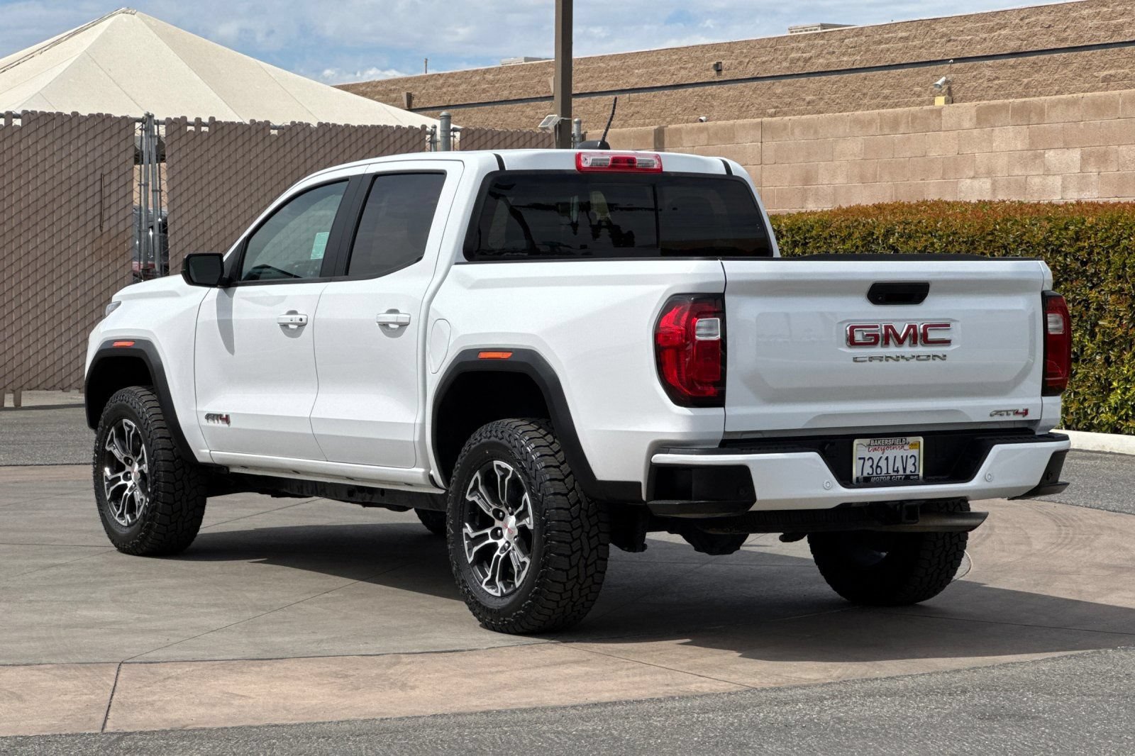 Certified 2023 GMC Canyon AT4 w/ AT4 Premium Package AWD/4WD image 6