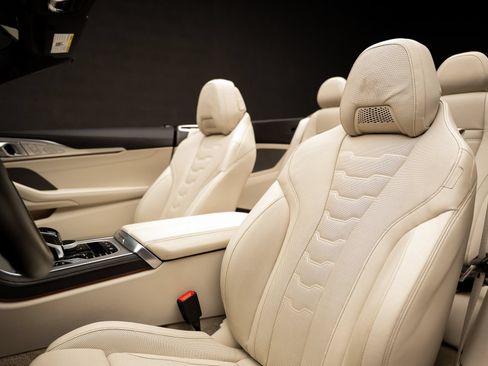 Used 2023 BMW 840i Convertible w/ Comfort Seating Package RWD image 63