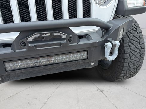 Used 2022 Jeep Wrangler Unlimited Sahara AWD/4WD image 39