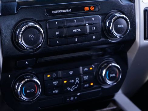 Used 2017 Ford F350 Lariat image 29