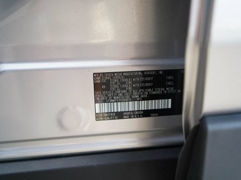 Used 2023 Toyota RAV4 LE AWD/4WD image 40