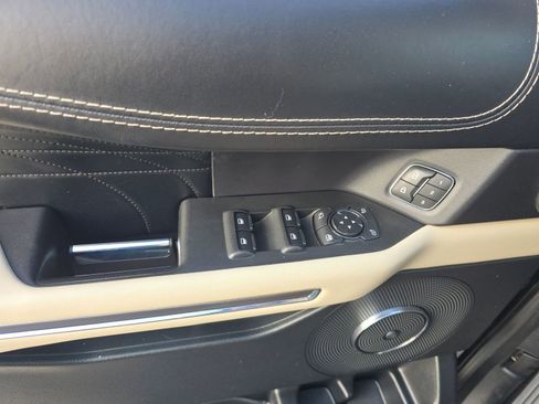 Used 2021 Ford Expedition Platinum image 35