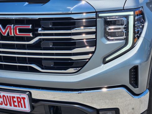 Used 2025 GMC Sierra 1500 SLT AWD/4WD image 8