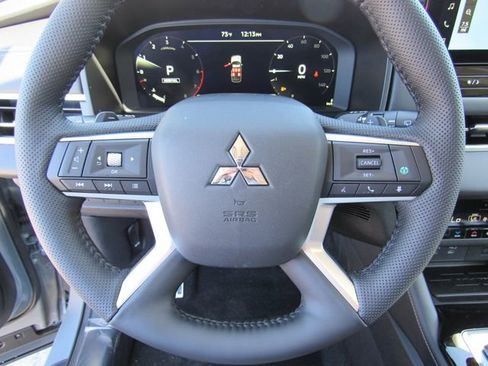 New 2026 Mitsubishi Outlander SEL FWD image 32