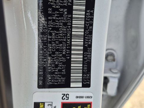 Used 2021 Toyota Camry XLE image 5