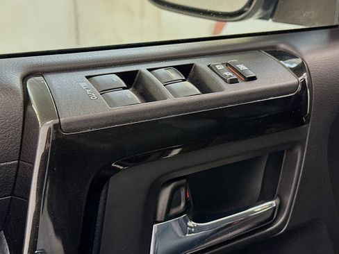 Used 2017 Toyota 4Runner TRD Off-Road Premium image 15