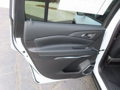 New 2026 Chevrolet Traverse High Country w/ LPO, Floor Liner Package image 28