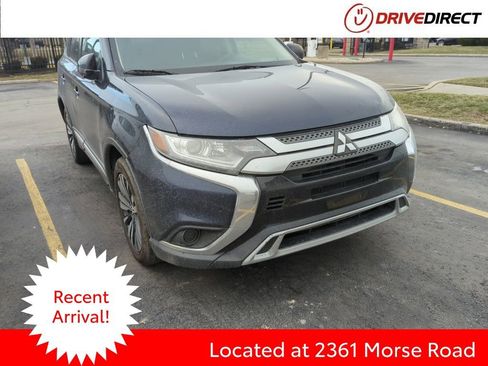 Used 2020 Mitsubishi Outlander ES image 1