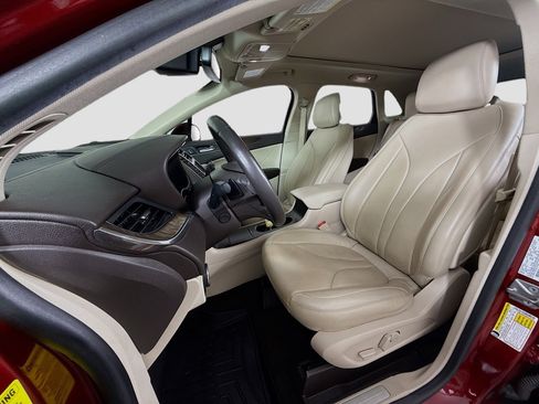 Used 2019 Lincoln MKC Reserve w/ MKC Climate Package image 5