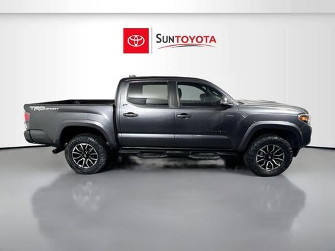 Used 2022 Toyota Tacoma TRD Sport w/ Technology Package image 2