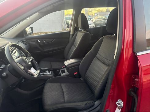 Used 2017 Nissan Rogue S image 11