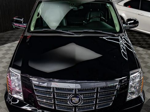 Used 2008 Cadillac Escalade AWD image 4