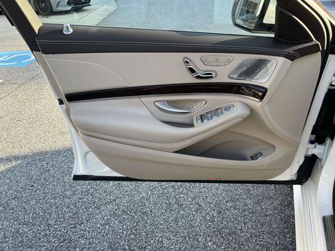 Used 2019 Mercedes-Benz S 560 4MATIC Sedan image 15
