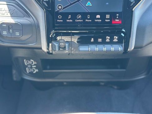 Used 2025 RAM 2500 Big Horn AWD/4WD image 20