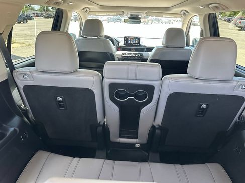 Used 2023 Honda Pilot Touring image 28