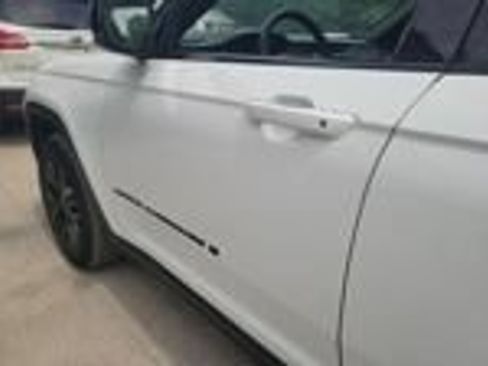 Used 2024 Jeep Grand Cherokee Altitude AWD/4WD image 13