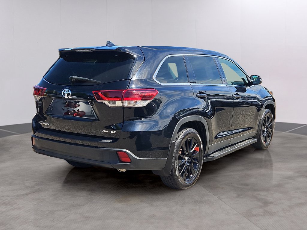 Used 2019 Toyota Highlander SE AWD/4WD image 4