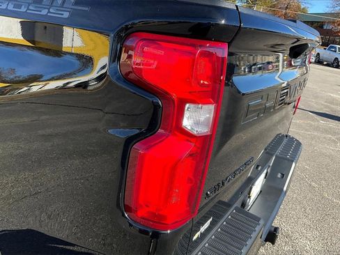 Used 2024 Chevrolet Silverado 1500 LT Trail Boss w/ Convenience Package II image 30