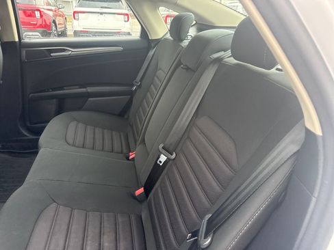 Used 2017 Ford Fusion SE w/ Fusion SE Technology Package image 17
