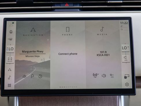 New 2026 Land Rover Range Rover SE image 14