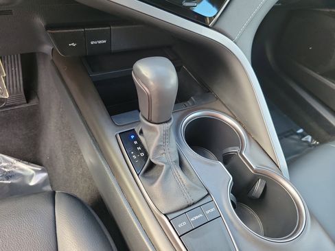 Used 2023 Toyota Camry SE image 21