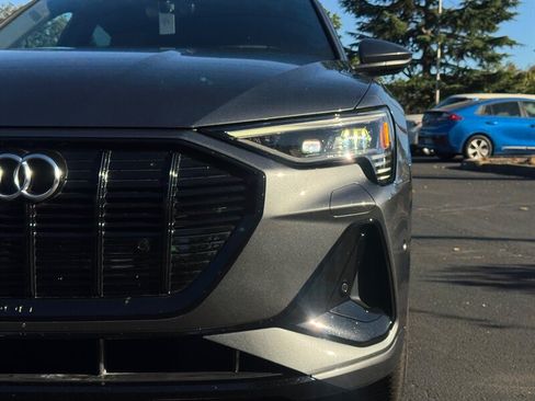 Used 2021 Audi e-tron Prestige w/ Prestige Package AWD/4WD image 4