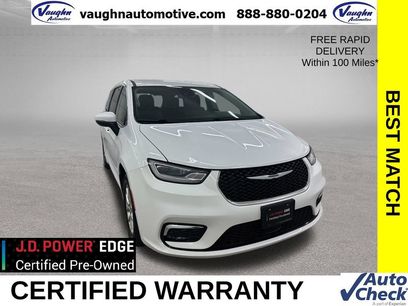 Used 2023 Chrysler Pacifica Touring-L