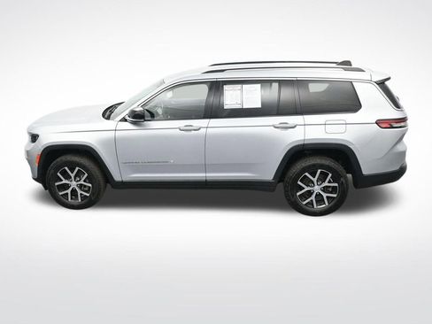 Used 2023 Jeep Grand Cherokee L Limited image 29