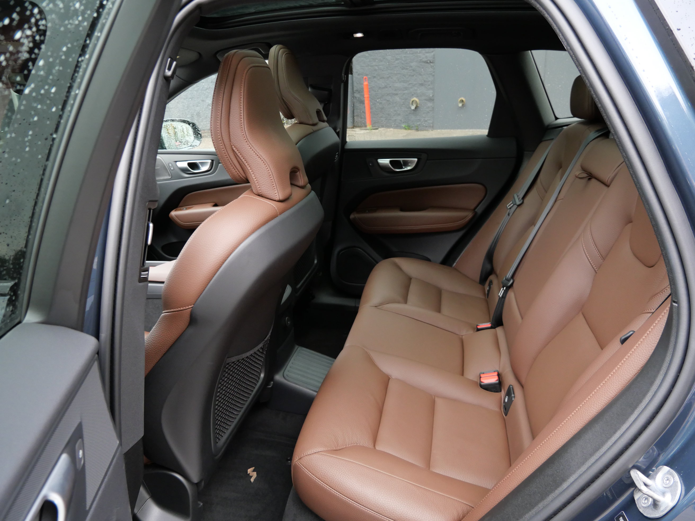 Certified 2024 Volvo XC60 T8 Plus w/ Climate Package AWD/4WD image 14