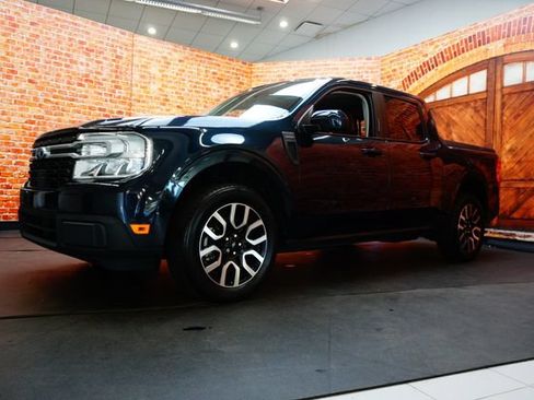 Used 2022 Ford Maverick Lariat w/ Lariat Luxury Package FWD image 2