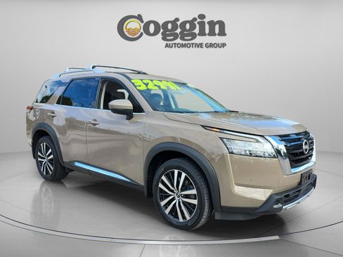 Used 2023 Nissan Pathfinder Platinum image 8