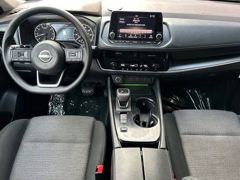 Used 2022 Nissan Rogue SV image 16