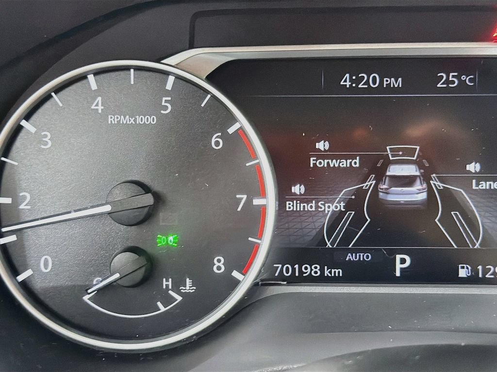 Used 2023 Nissan Rogue S AWD/4WD image 13