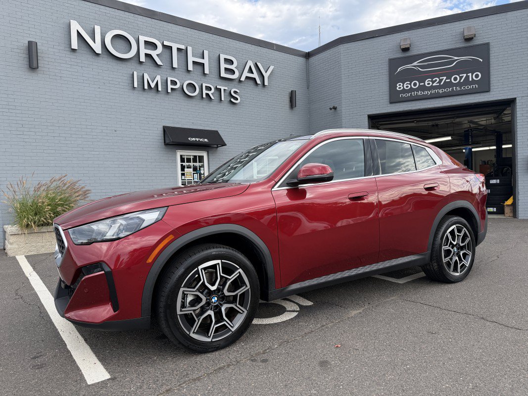 Used 2025 BMW X2 xDrive28i w/ Premium Package AWD/4WD image 2