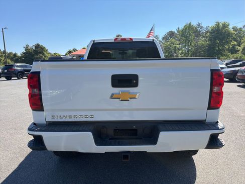 Used 2018 Chevrolet Silverado 1500 Custom w/ Custom Value Package image 5