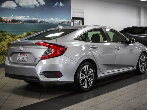 Used 2018 Honda Civic EX-T image 6