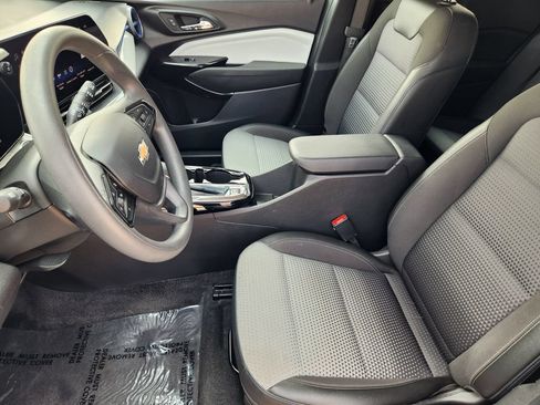 Certified 2025 Chevrolet Trax LT FWD image 13