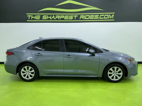 Used 2021 Toyota Corolla LE image 11