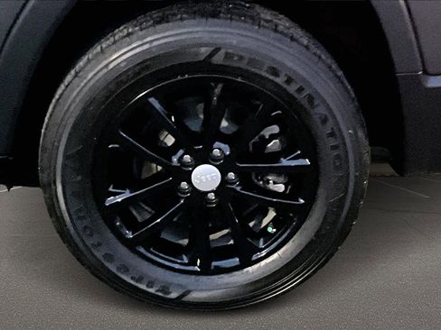 Used 2022 Jeep Cherokee Latitude Lux w/ Sun & Sound Group image 36