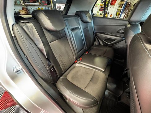 Used 2016 Chevrolet Trax LT w/ LT Convenience Package image 10