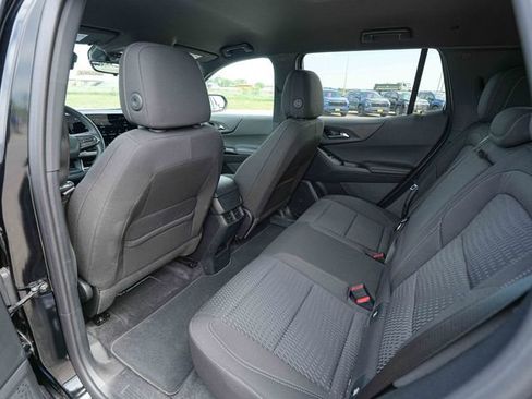 Used 2025 Chevrolet Equinox LT w/ Safety and Technology Package AWD/4WD image 18