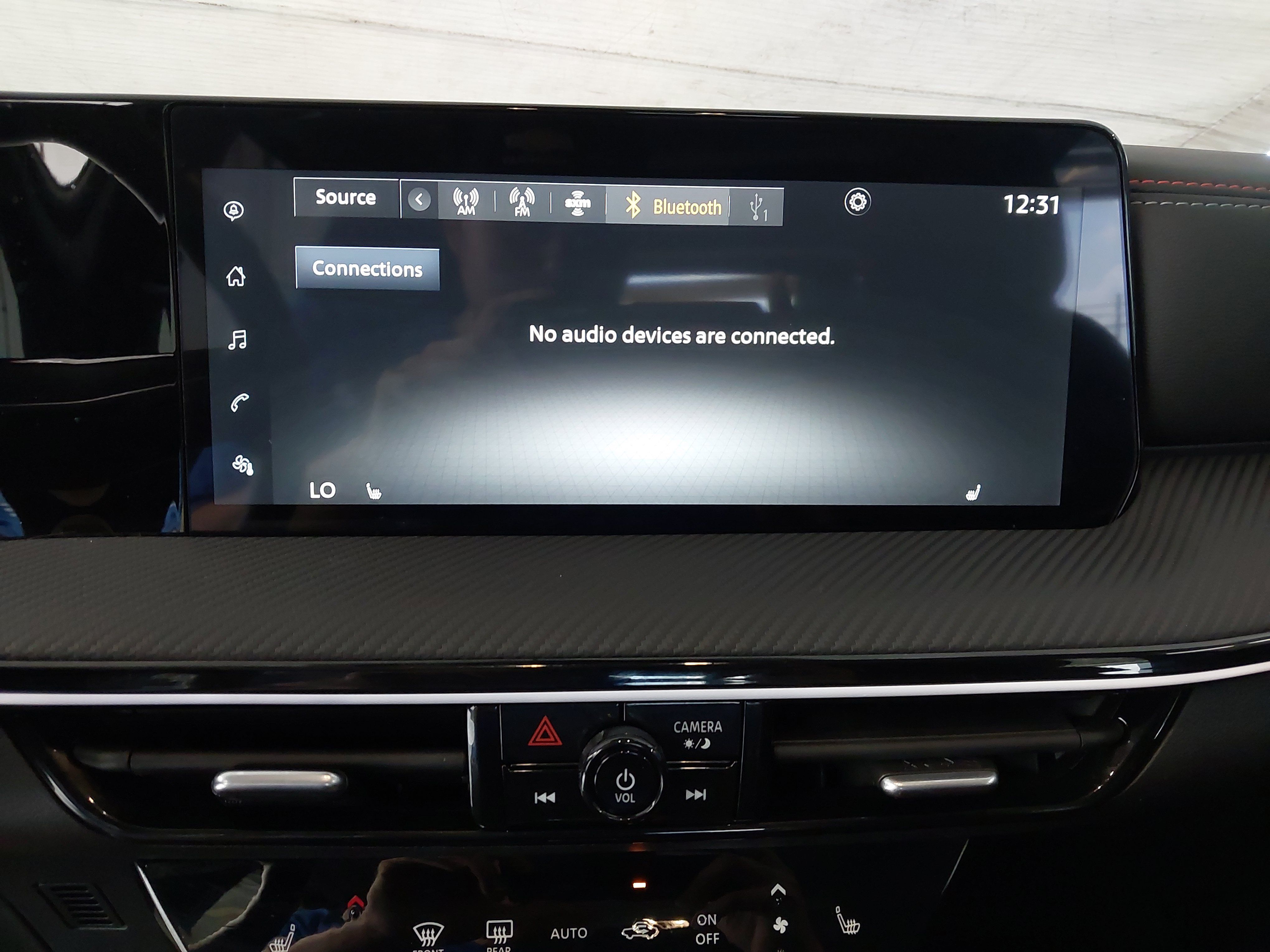 Used 2025 Nissan Kicks SR w/ SR Premium Package FWD image 20