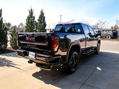 Used 2026 GMC Sierra 2500 AT4 w/ Max Trailering Package image 10
