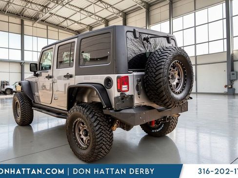 Used 2017 Jeep Wrangler Unlimited Rubicon w/ Connectivity Group image 21