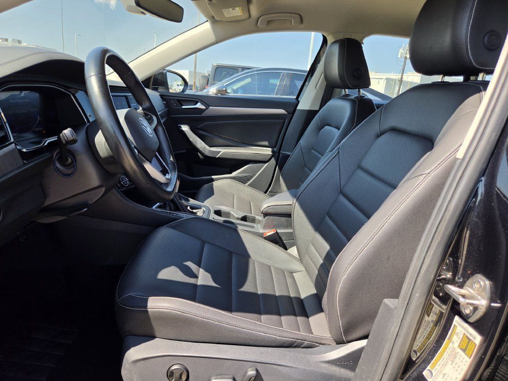 Used 2024 Volkswagen Jetta SE FWD image 26