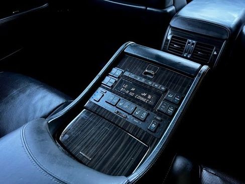 Used 2014 Lexus LS 600h L image 33