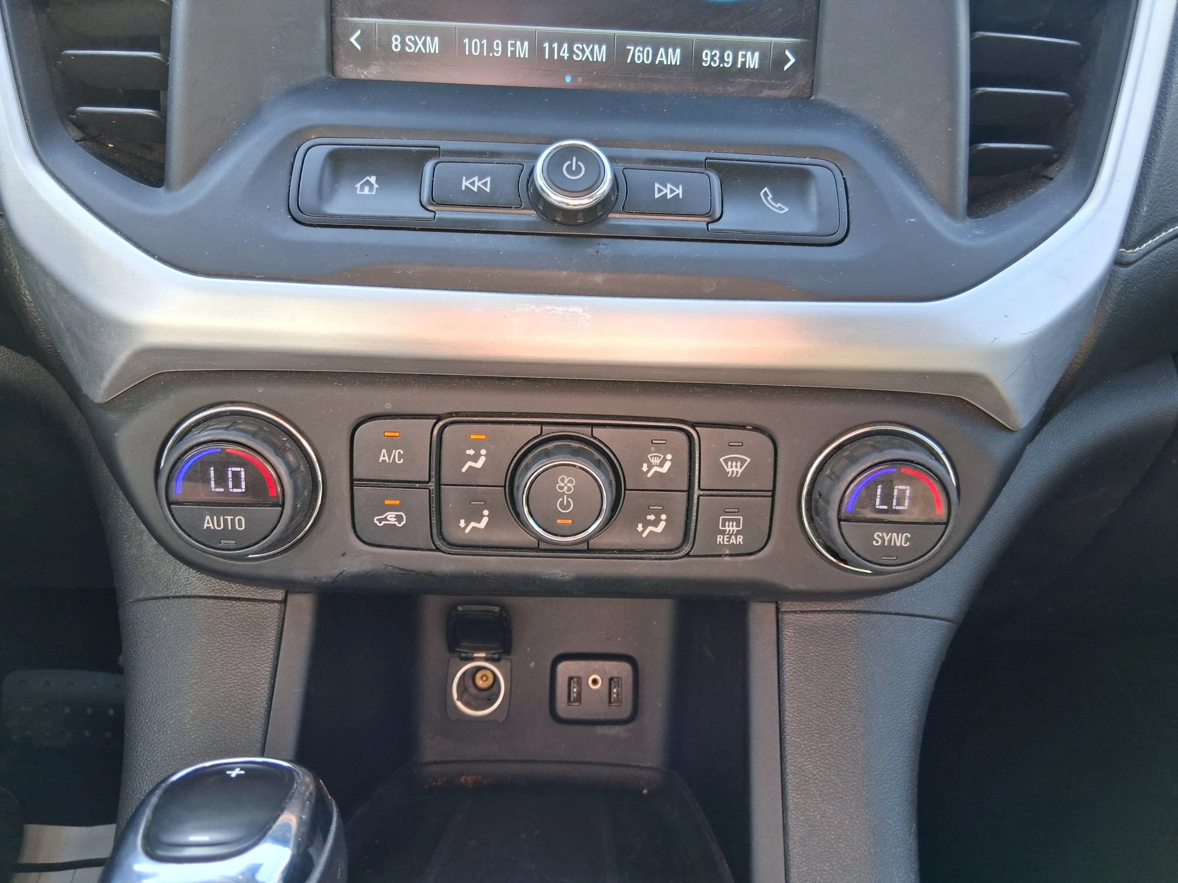 Used 2019 GMC Acadia SLE AWD/4WD image 44