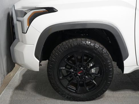 Used 2023 Toyota Tundra Limited w/ Power Package AWD/4WD image 5